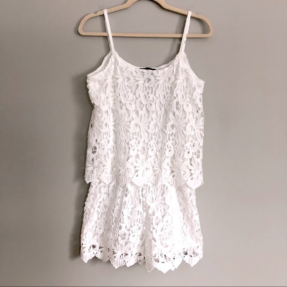 Romeo & Juliet Couture White Lace Romper - Picture 3 of 10